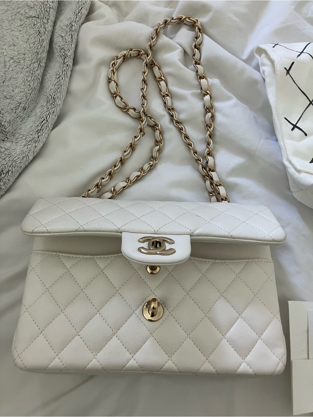 CHANEL NEW MEDIUM CLASSIC White CAVIAR Leather Shoulder Bag with Gold Chain